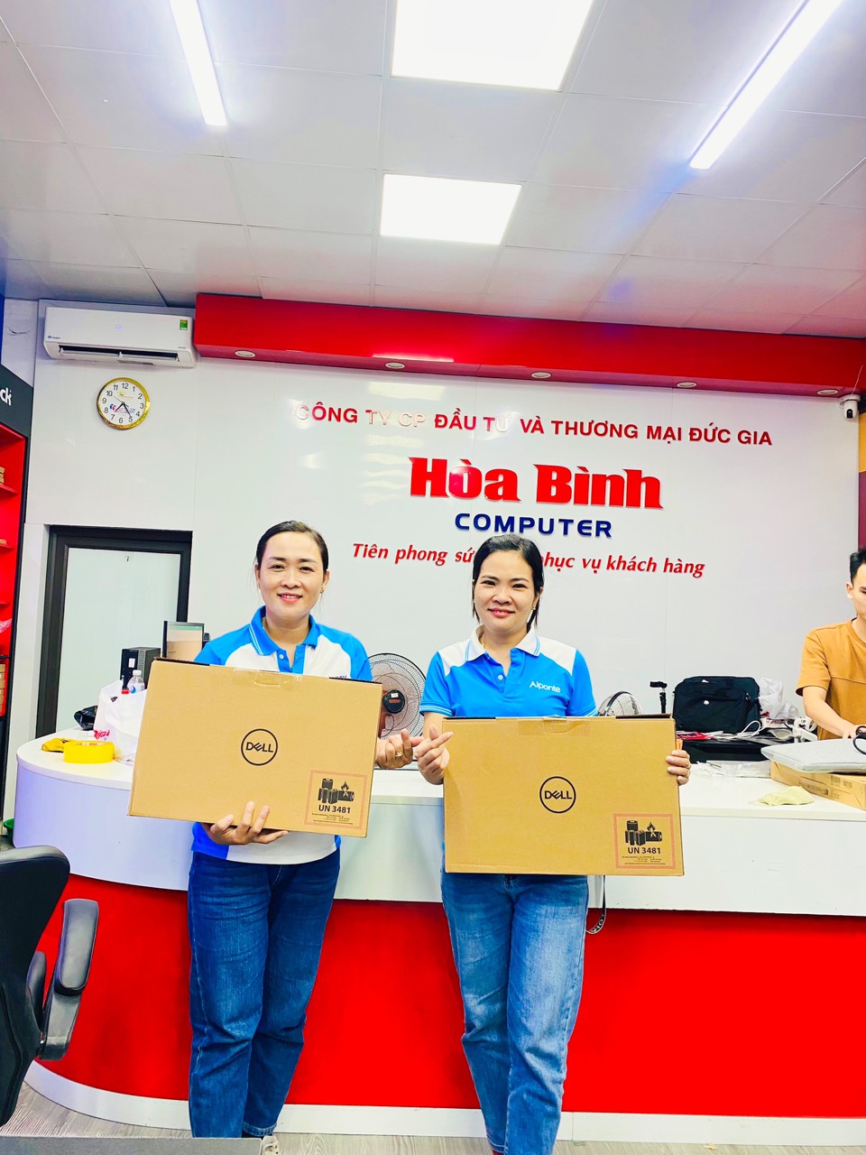 mua laptop tại Hòa Bình Computer