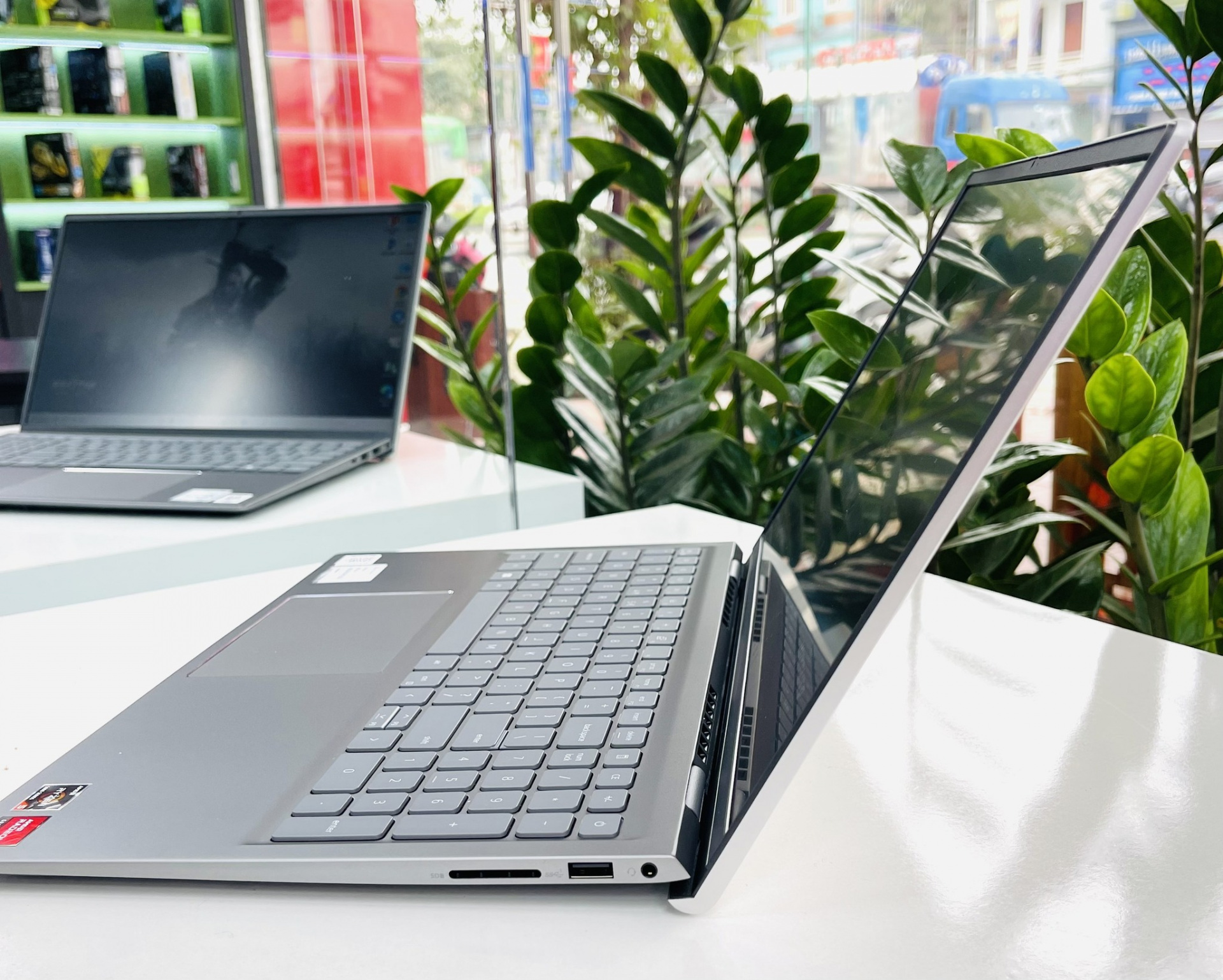 Laptop cũ là những sản phẩm như thế nào? 