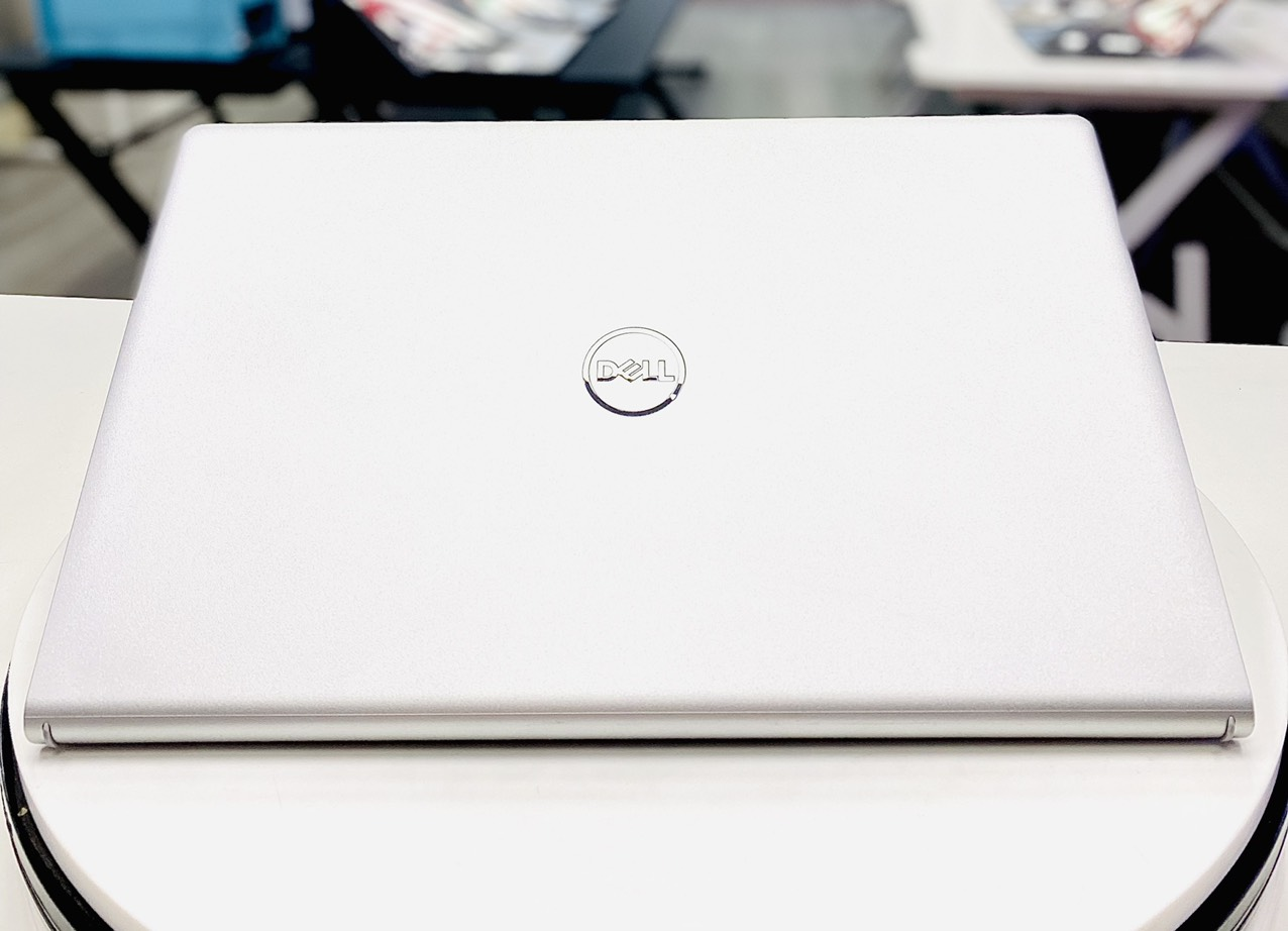 Laptop Dell i7 review 2023 giá tốt