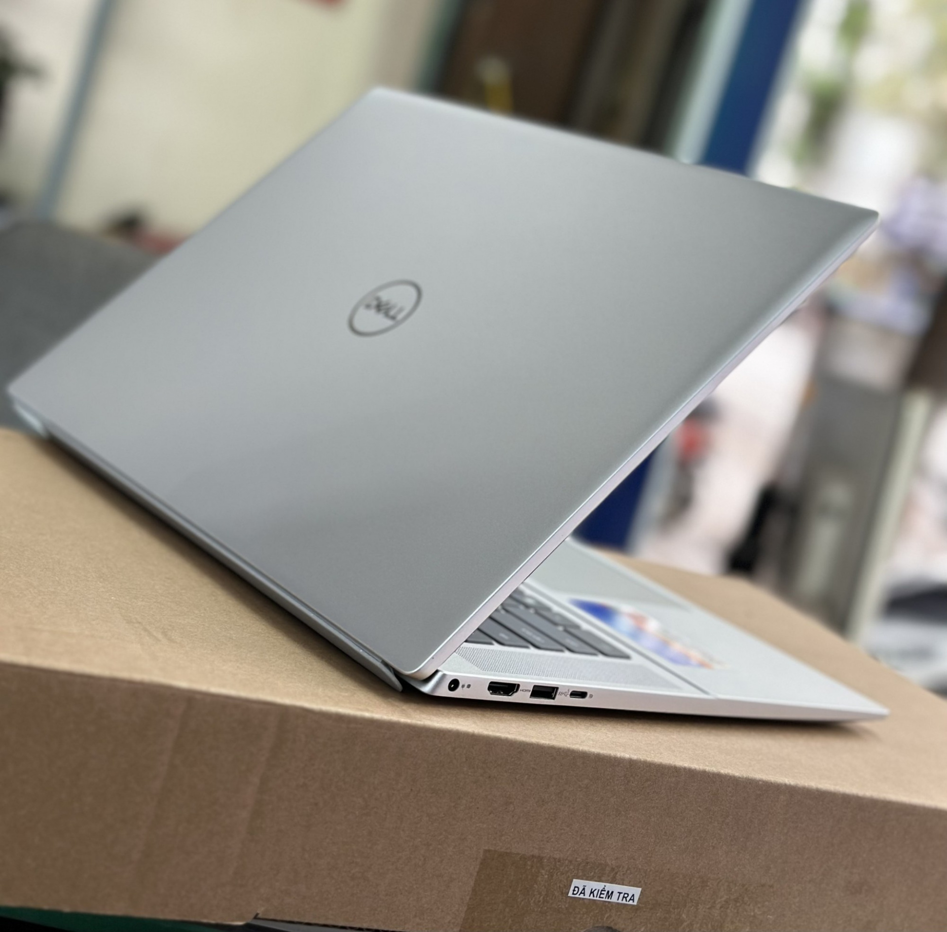 Thiết kế Dell inspiron 5620 Core i7