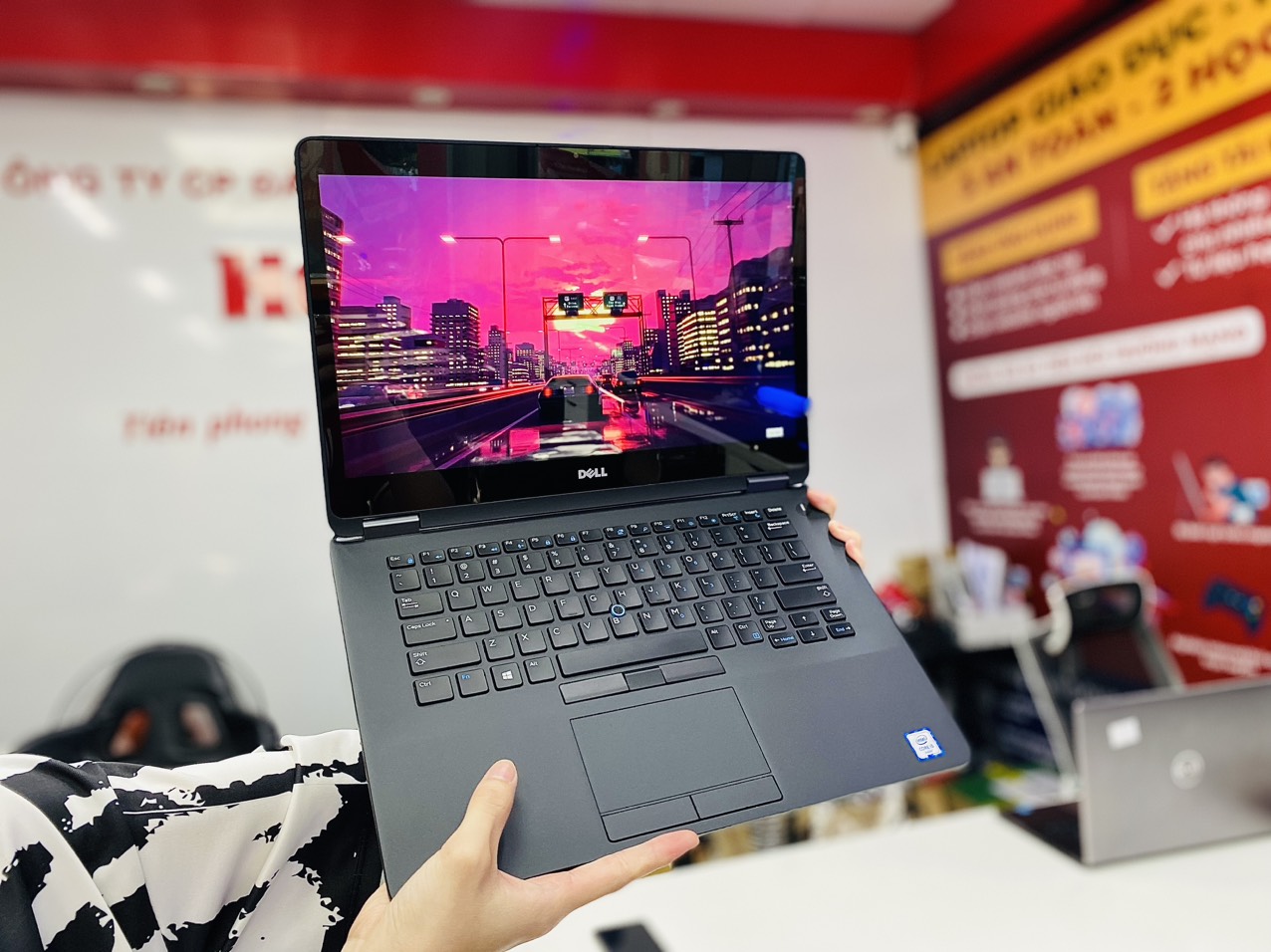 Dell Latitude 7470 cảm ứng