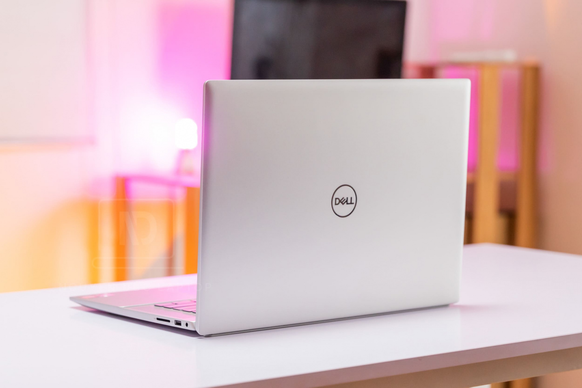 thiết kế dell ins 5625