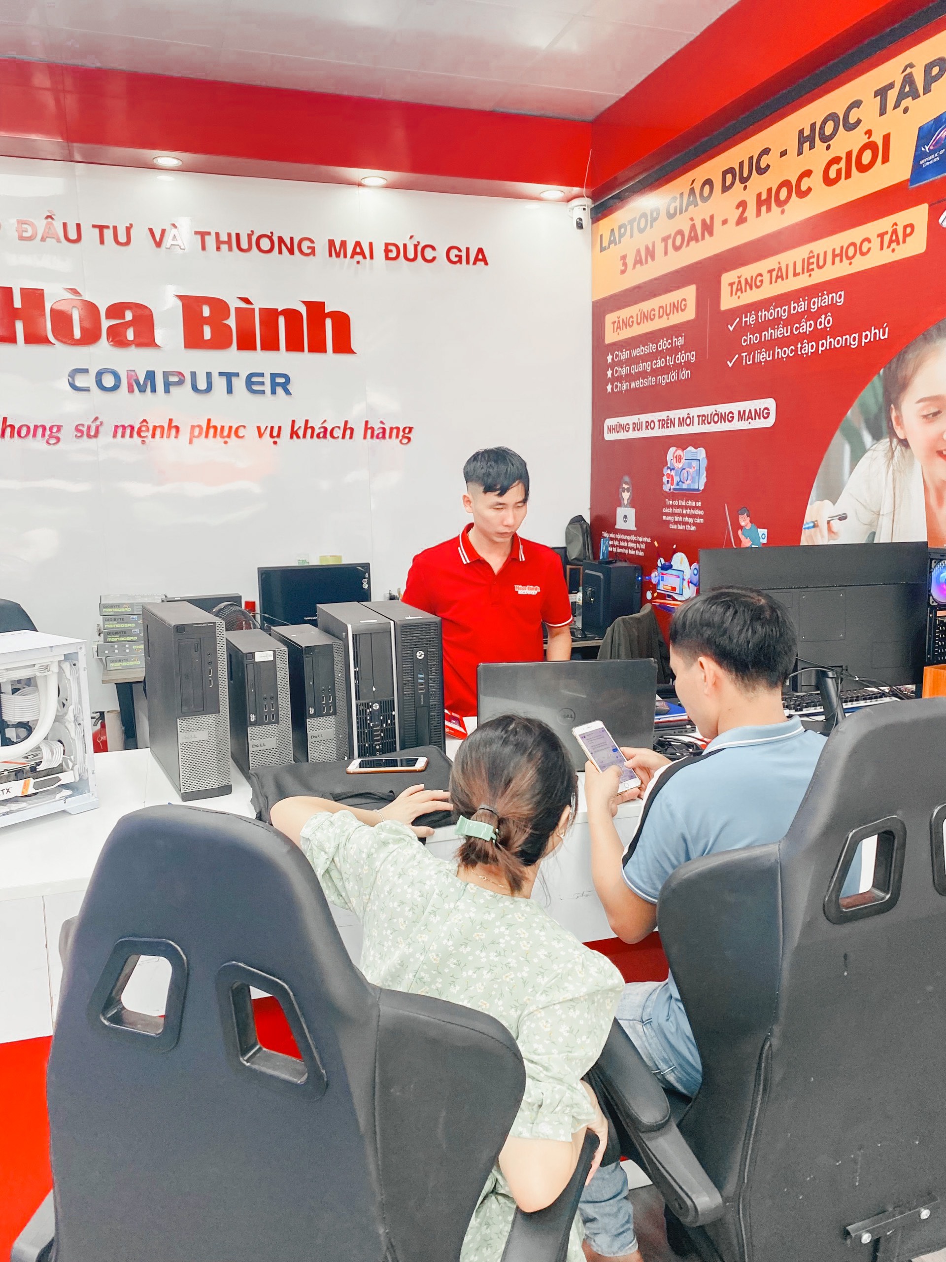 Mua máy tính bàn tại Hòa Bình Computer