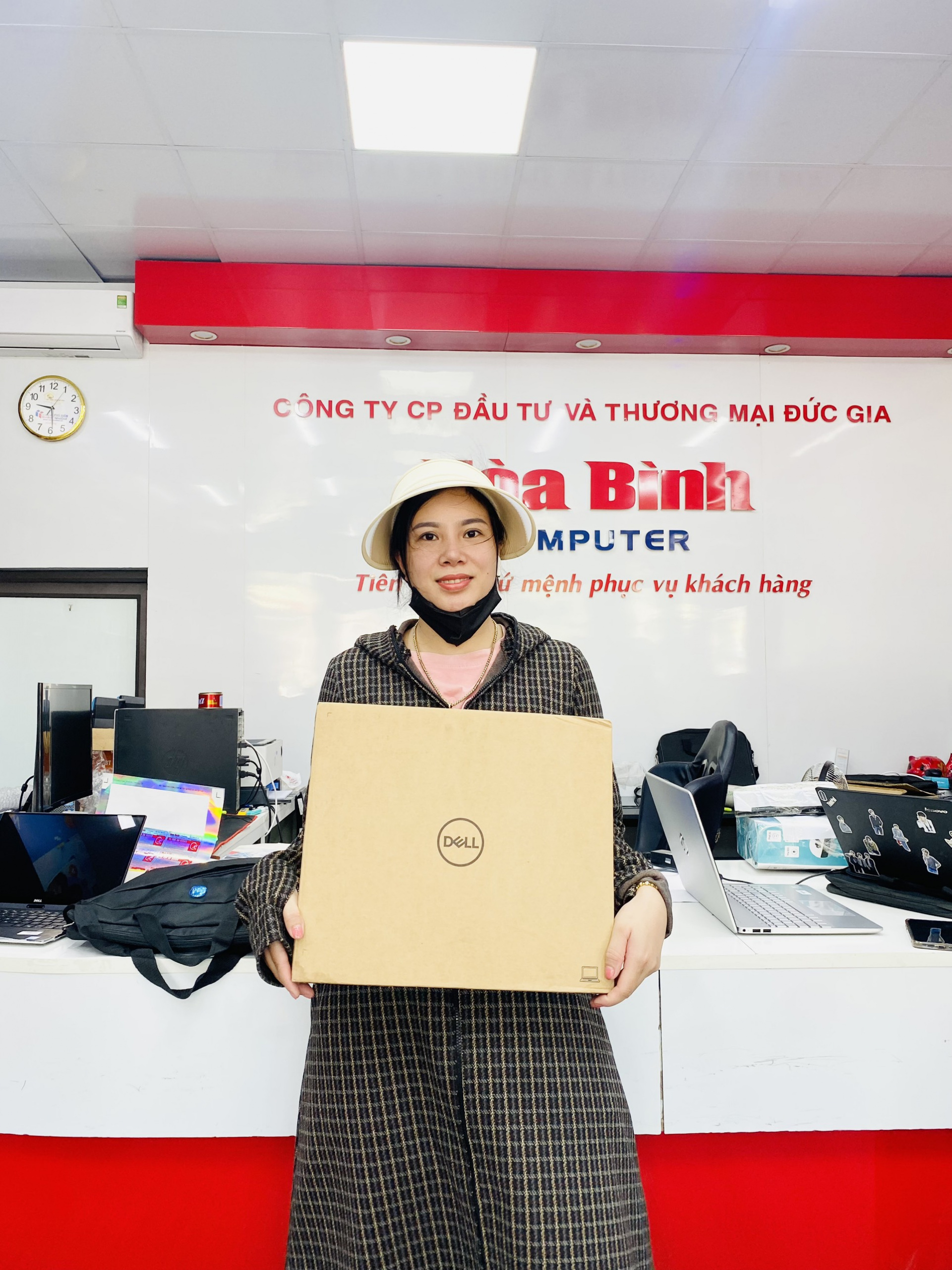 Mua laptop tại Hòa Bình Computer