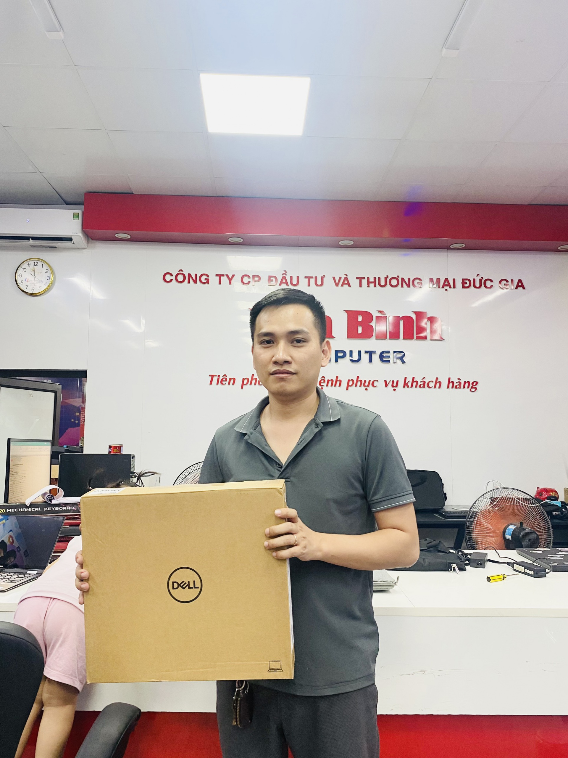 Hòa Bình Computer cửa hàng mua laptop cũ uy tín và chất lượng