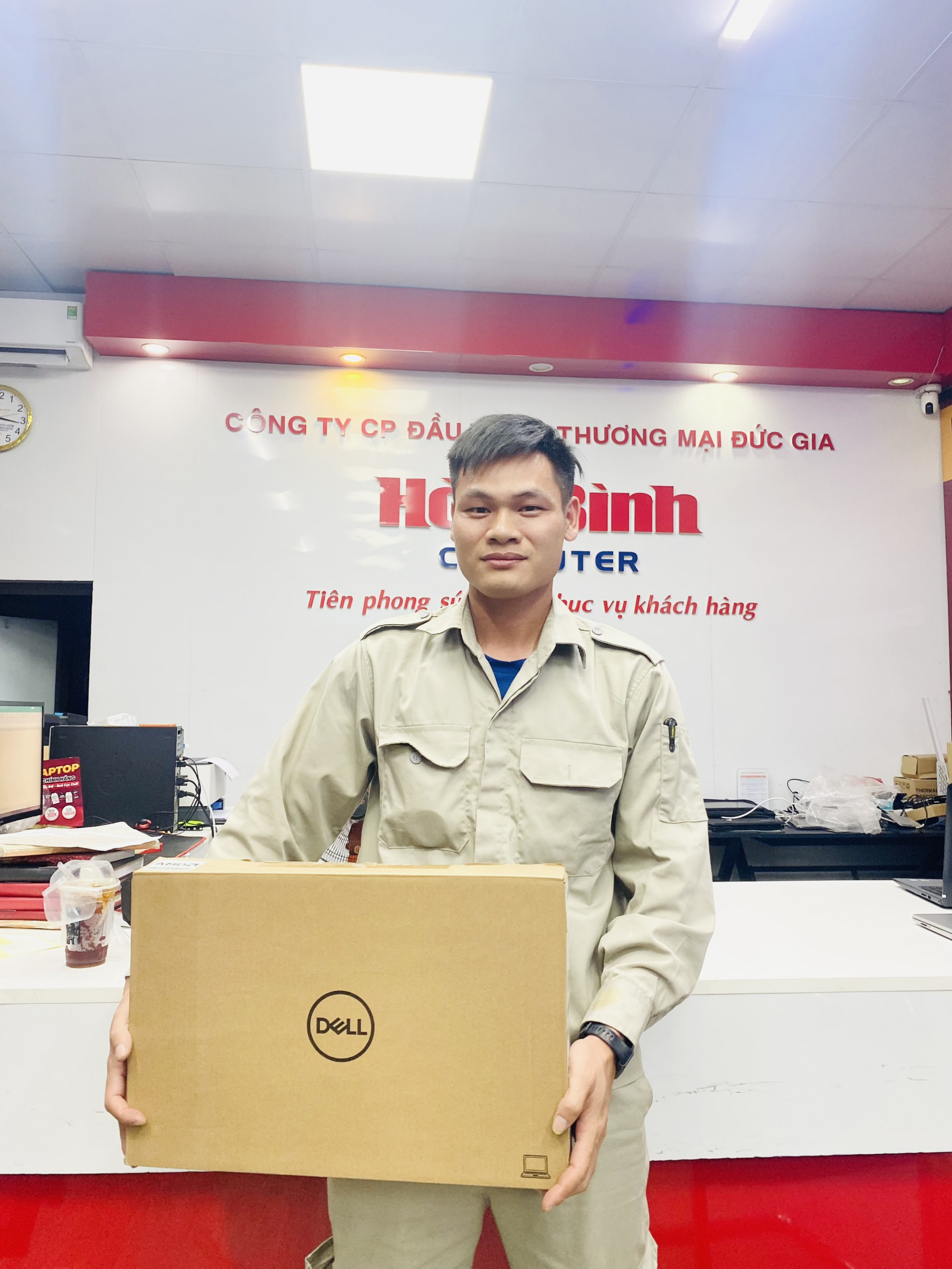 Mua laptop tại Hòa Bình Computer