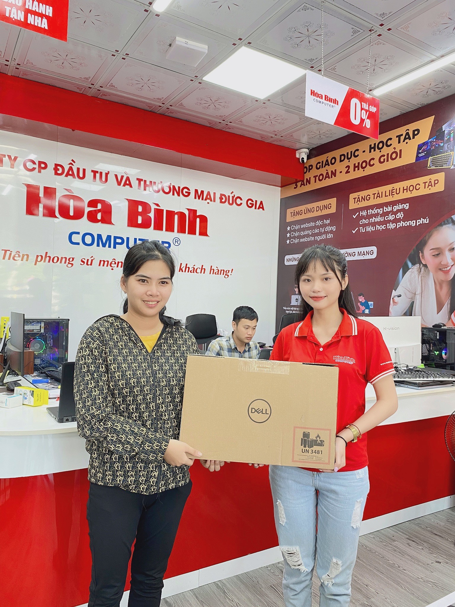 Mua laptop tại Hòa Bình Computer