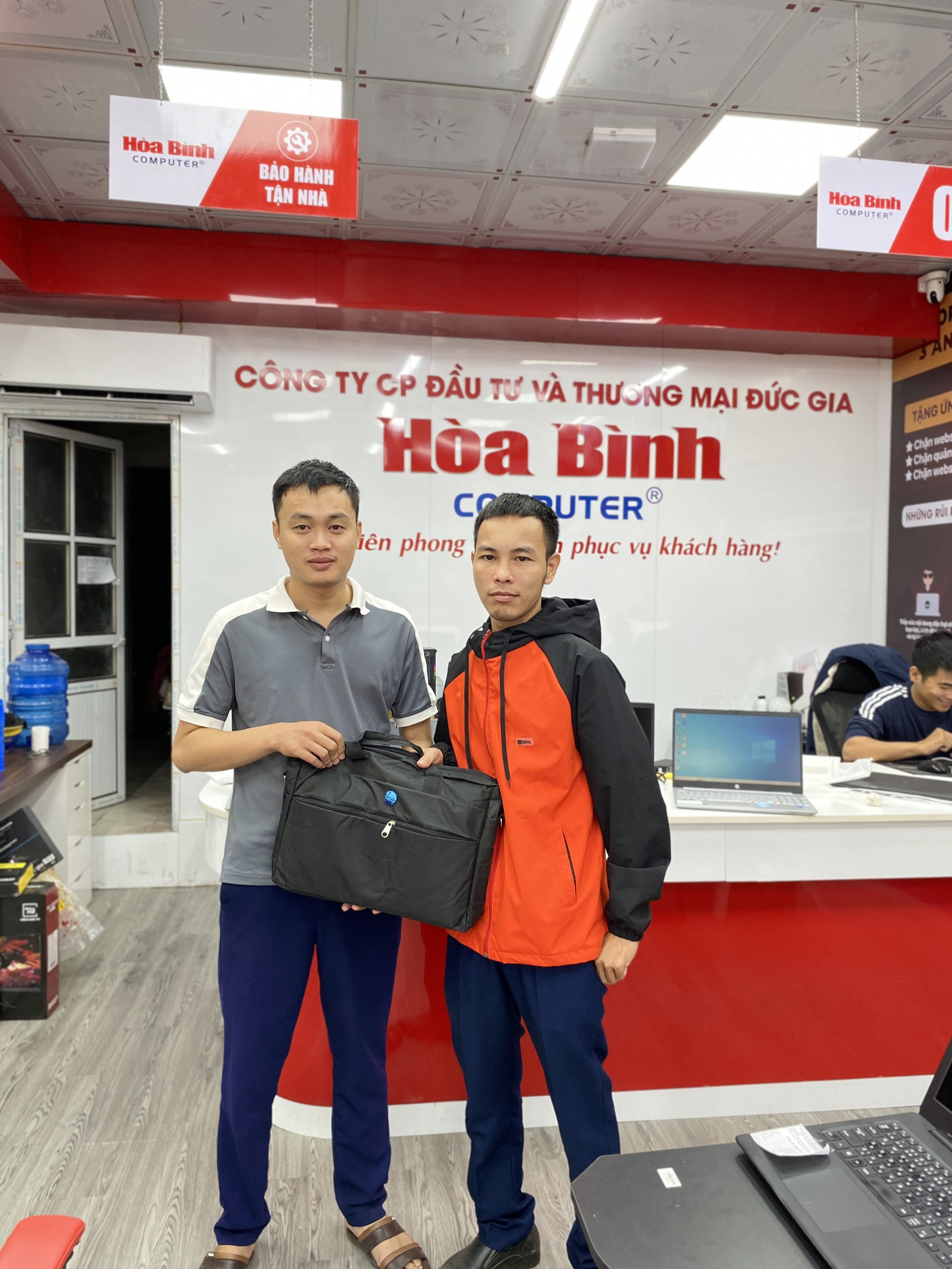 Mua laptop tại Hòa Bình