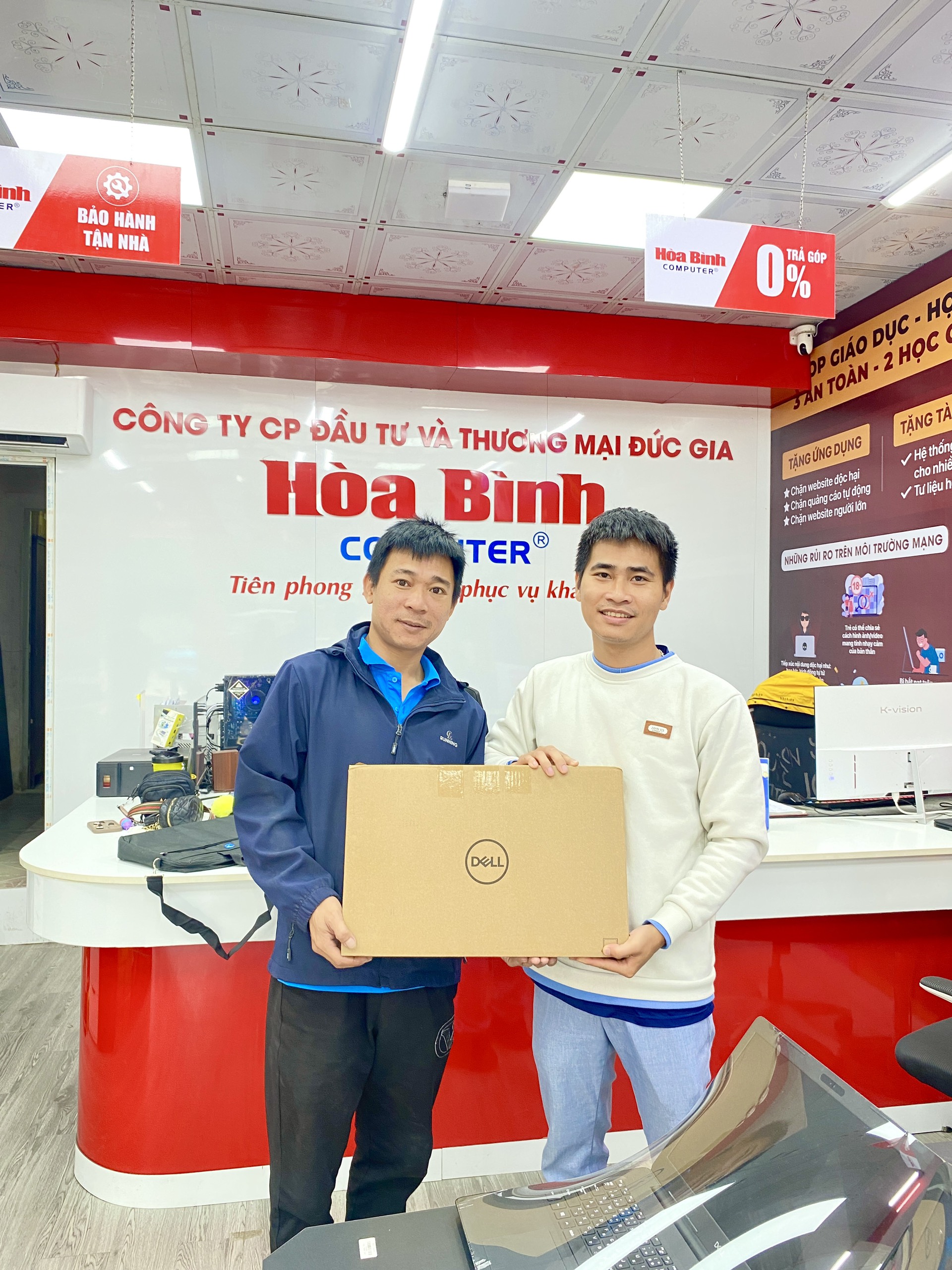 mua laptop tại Hòa Bình Computer