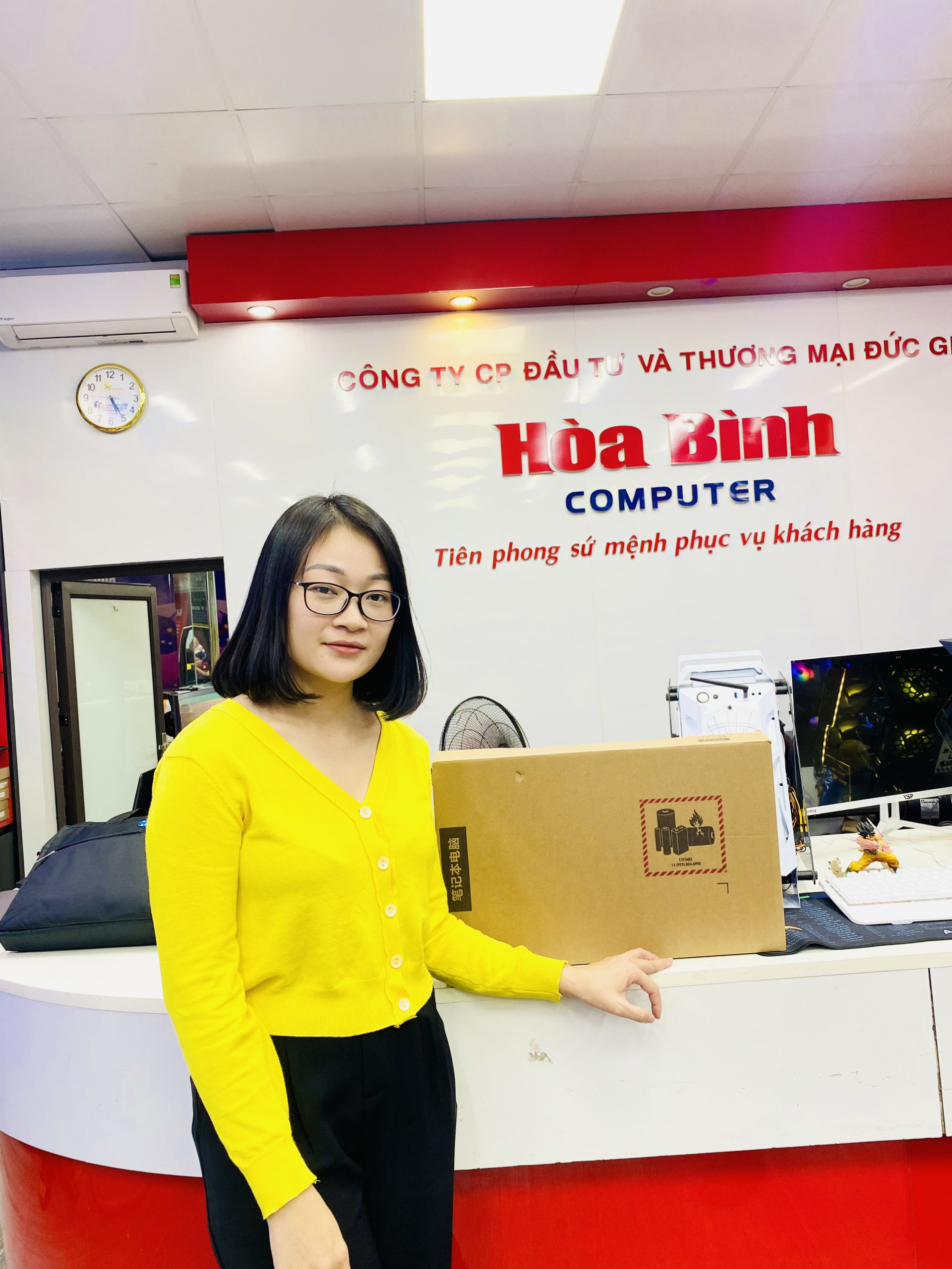 Mua laptop tại Hòa Bình Computer