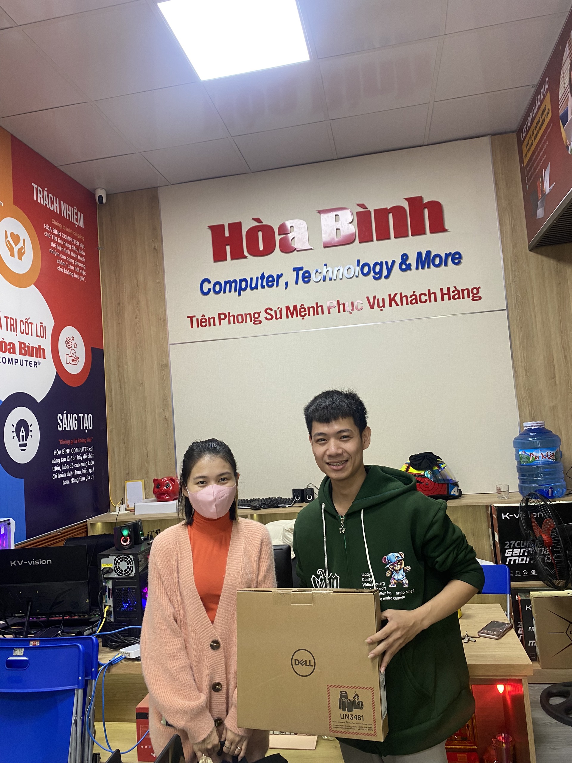 mua laptop tại Hòa Bình Computer