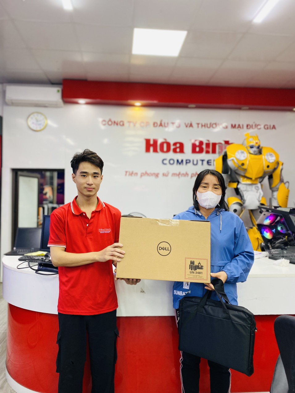 mua laptop tại Hòa Bình Computer