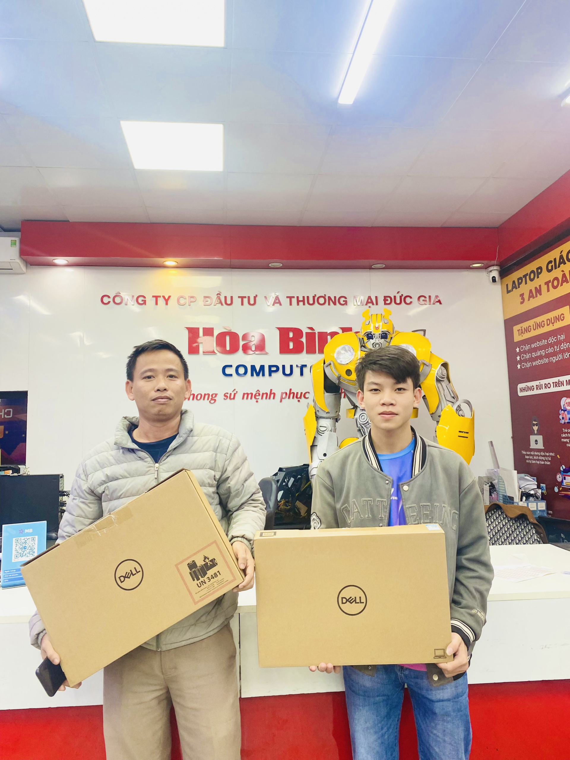 Mua laptop tại Hòa Bình Computer