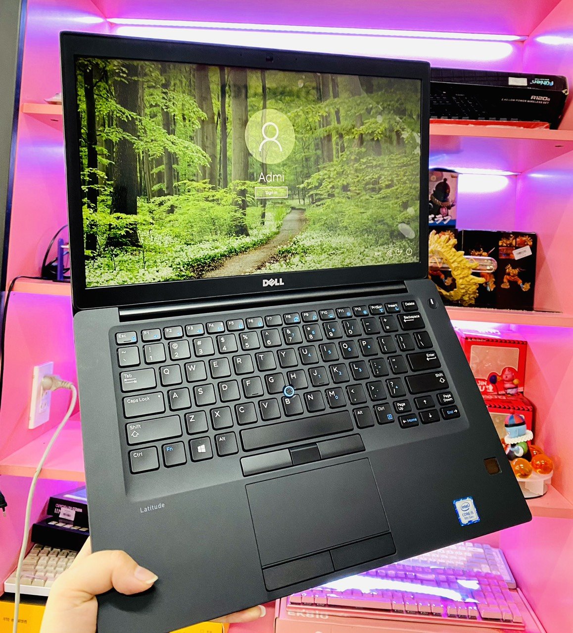 DELL Latitude 7490 sản xuất năm nào