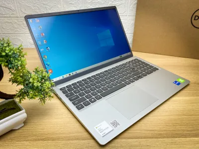 Mua Laptop Dell Vostro 15 3520 i5-1235u tại Tuyên Hóa